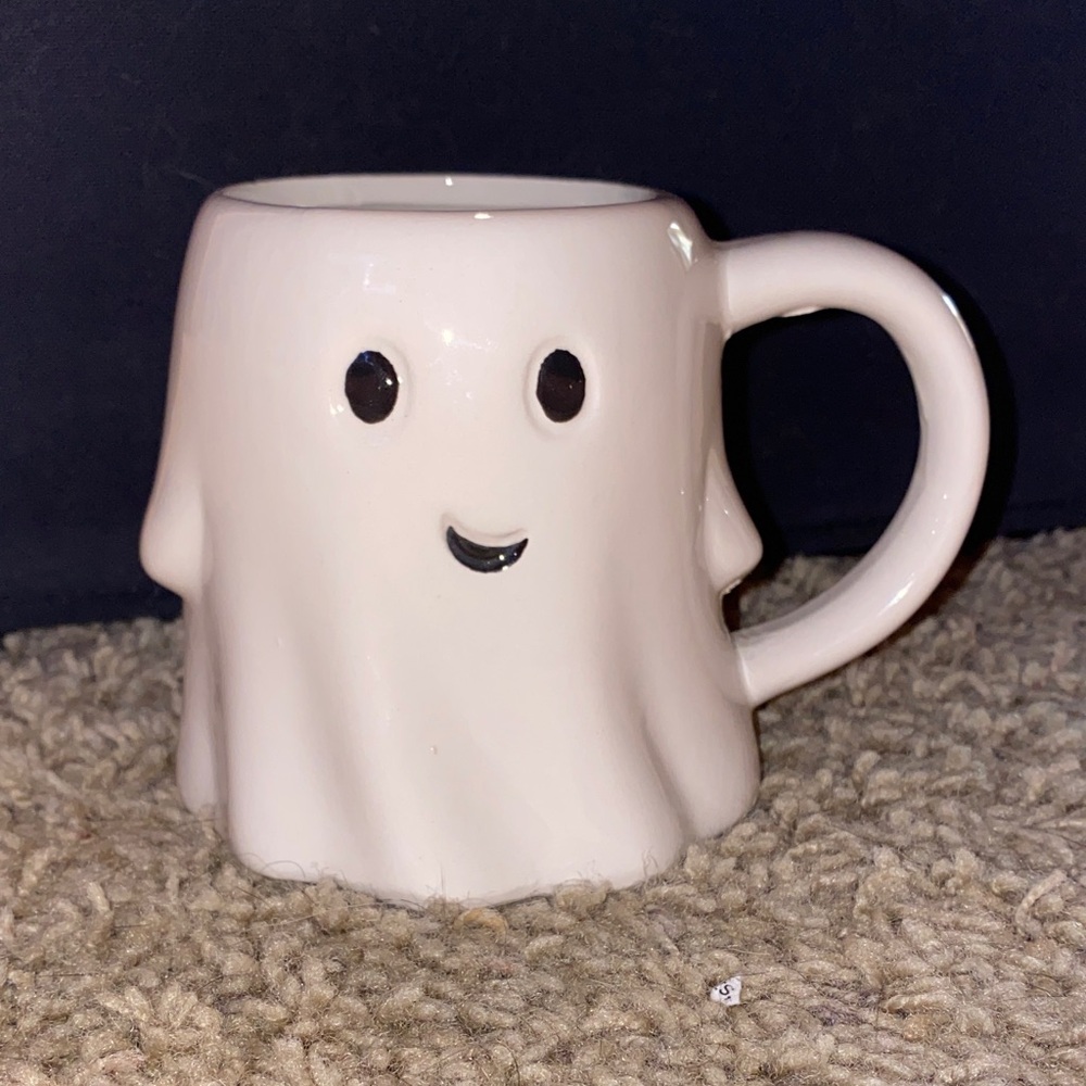 Smiley Ghost Ceramic Mug